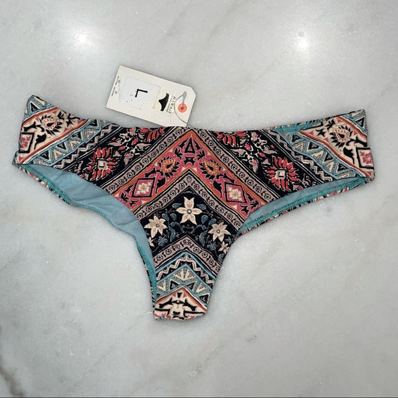 Billabong Set Blissed Out Reversible High Neck Set - Picture 7 of 8